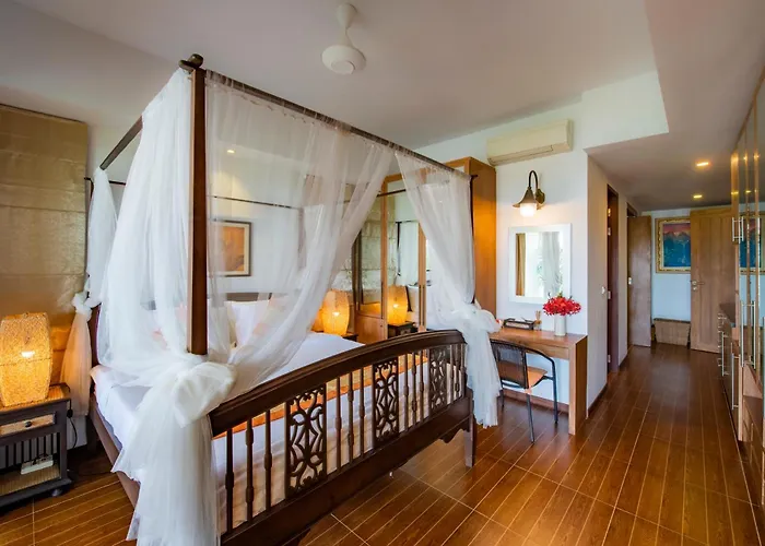 Sea View Villa, Bangtao Beach 4 Bedrooms