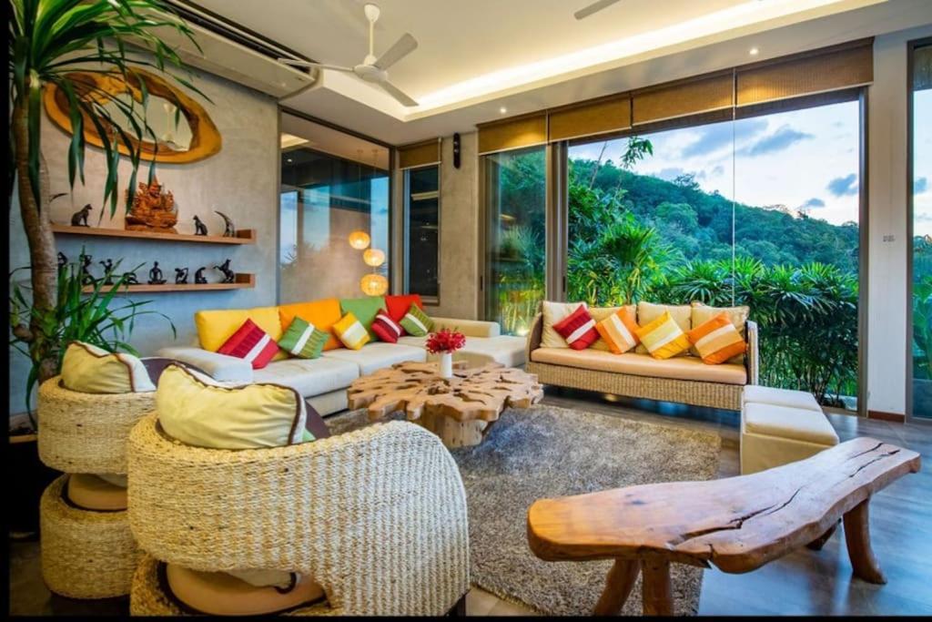 Sea View Villa, Bangtao 4 Bedrooms 別墅 *