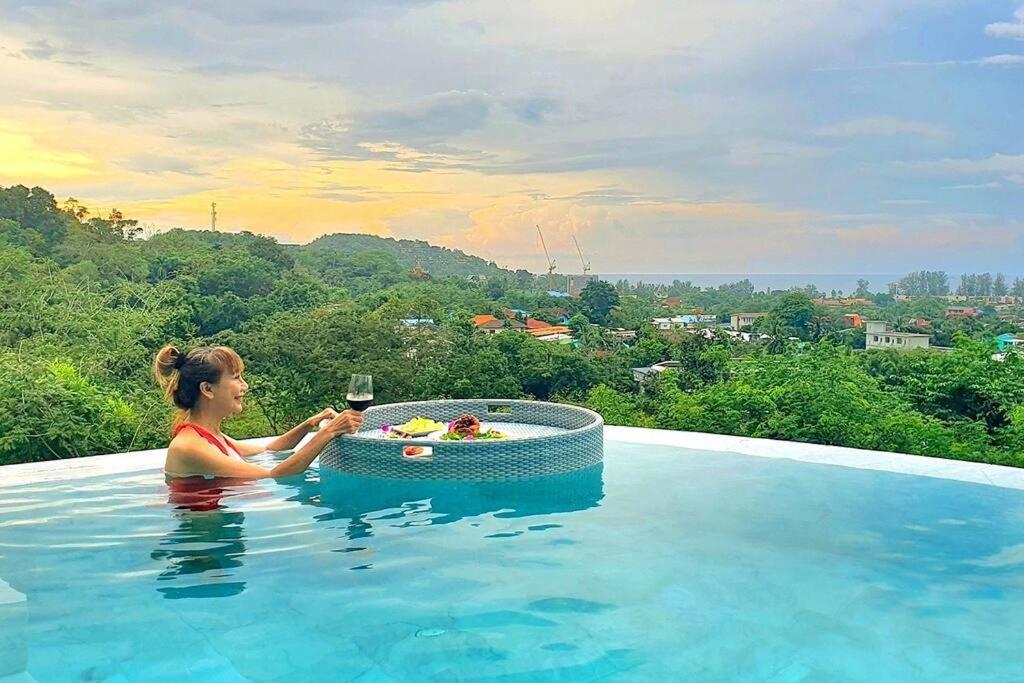 Sea View Villa, Bangtao 4 Bedrooms 別墅 *